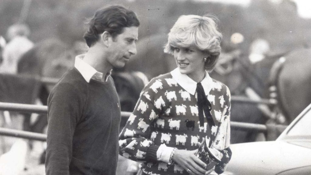 Diana de Gales y el príncipe Carlos en un partido de polo de 1981 