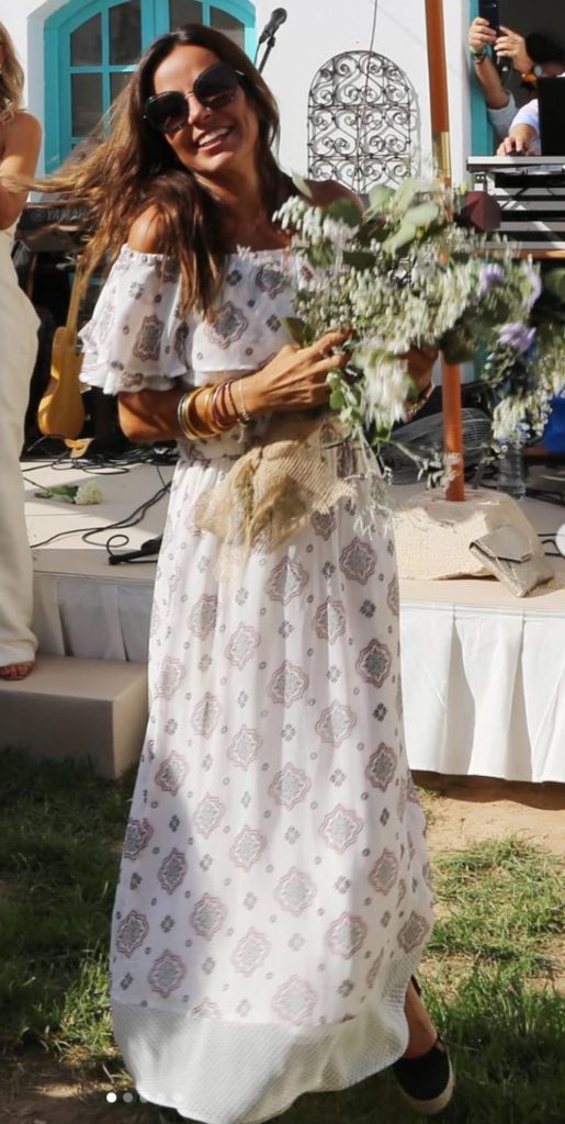 Carmen Alcayde con un vestido boho para una boda civil