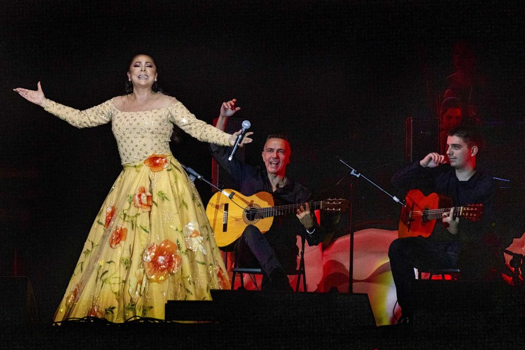Isabel Pantoja durante su concierto en Sevilla