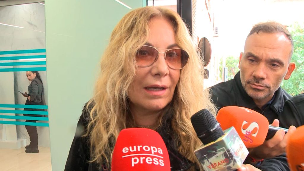 La cara de preocupación de Belén Rodríguez a su vuelta al hospital: "Es muy difícil hablar de este tema"
