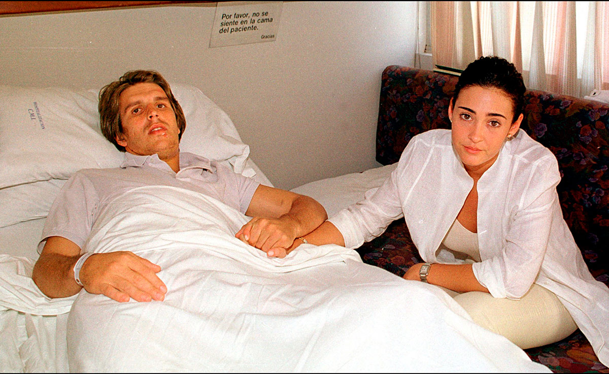 El Cordobés y Vicky Martín Berrocal en el hospital