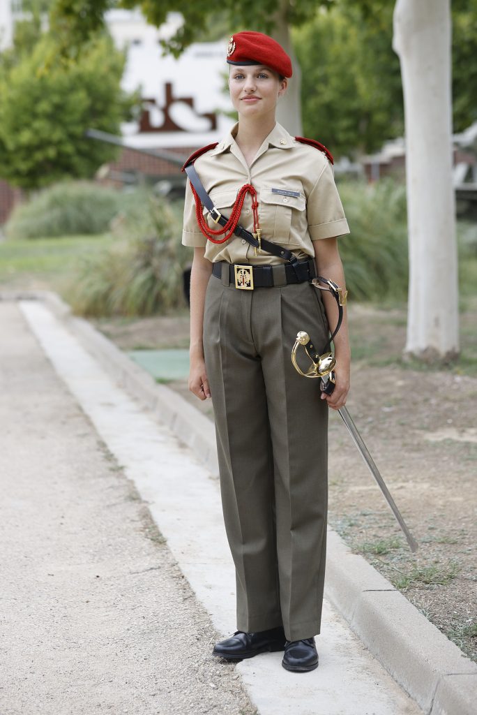 La Princesa Leonor, en la entrega de sables de la Academia Militar de Zaragoza.