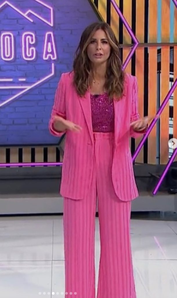Nuria Roca con el traje rosa de Mango agotado