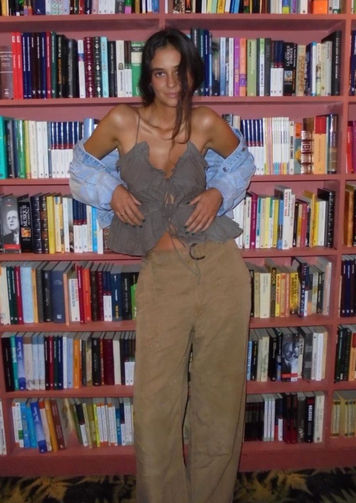 Victoria Federica con un top lencero de zara con volantes 