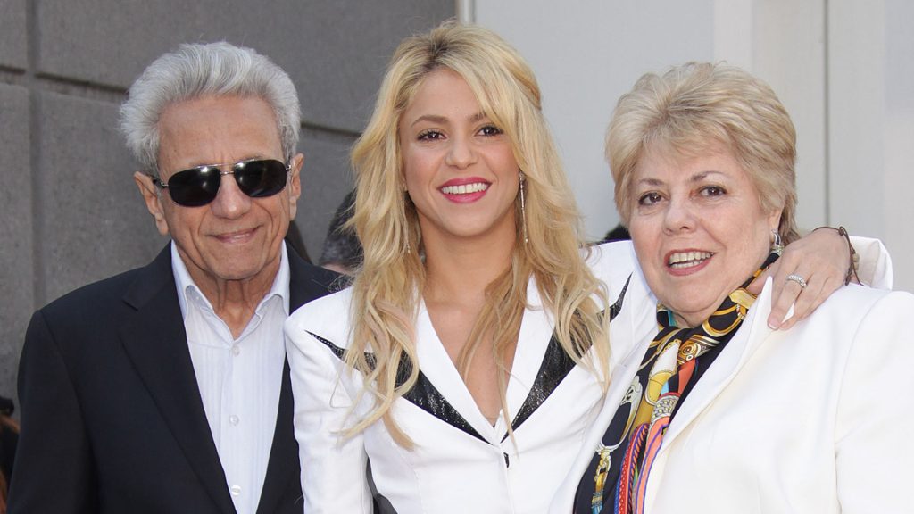Shakira viaja de urgencia a Colombia por el ingreso hospitalario de su madre