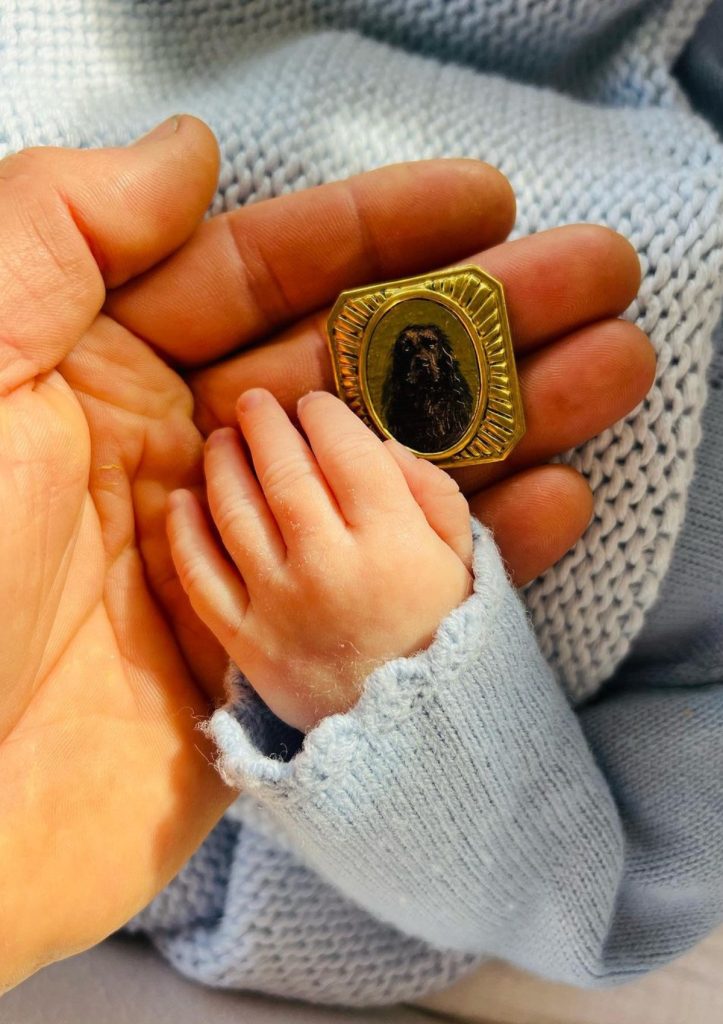 El hermano de Kate Middleton, James, comparte las primeras imágenes de su primer hijo y revela su curioso nombre
