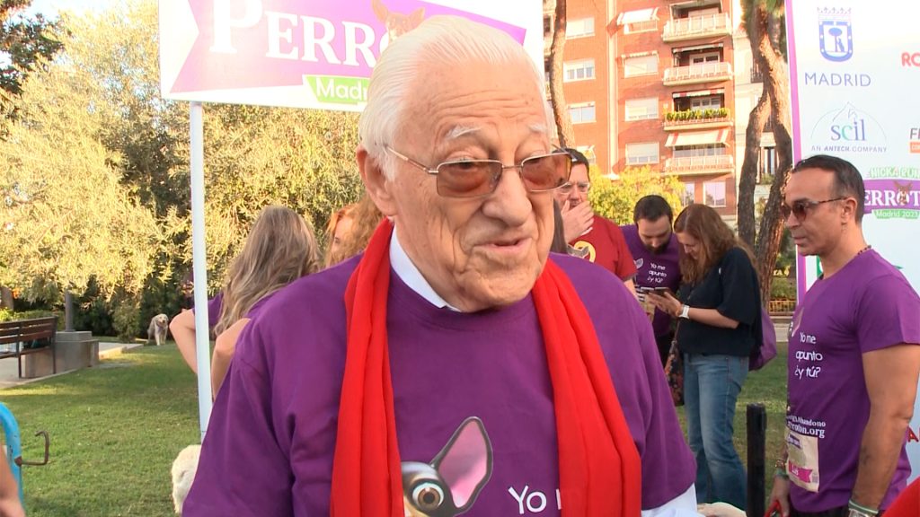 El Padre Ángel reaparece en un evento público