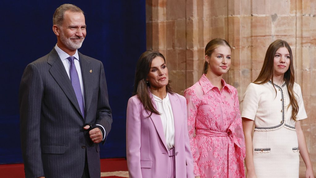 La Familia Real en la audiencia previa a los Premios Princesa de Asturias.