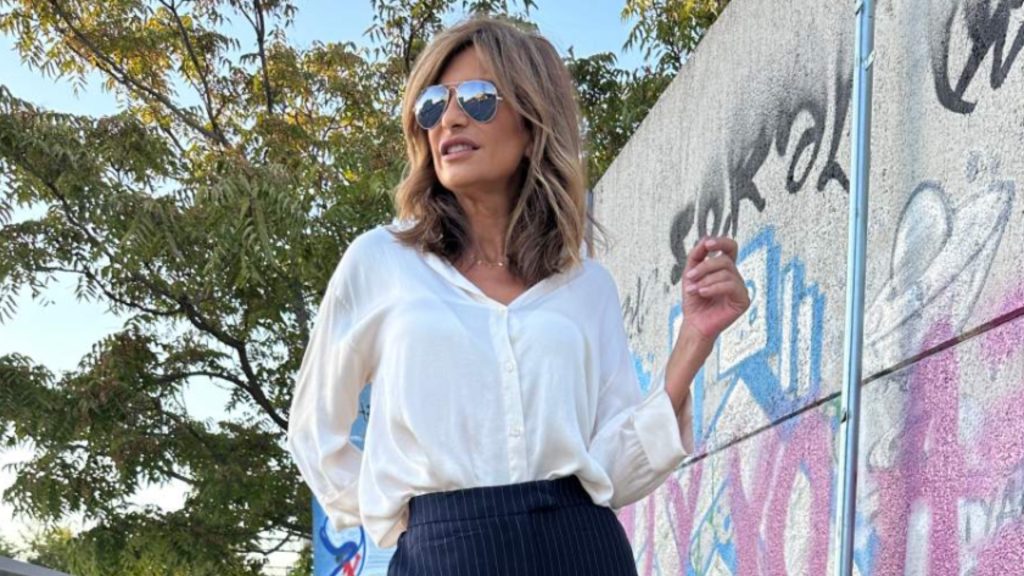 El truco de Gema López para ser la 'mejor' vestida: un pantalón de raya diplomática que respira lujo silencioso