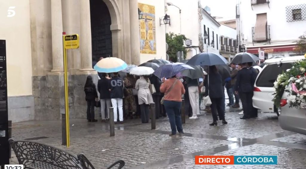 El funeral de Álvaro Prieto en Córdoba tres días después de confirmarse que el cuerpo hallado en la estación de tren era el suyo