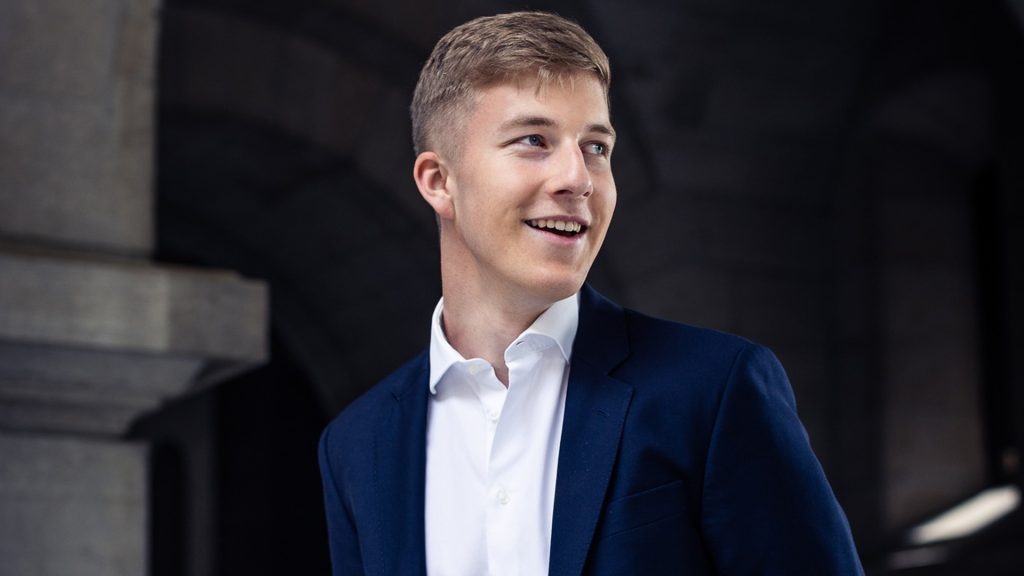 Emmanuel de Bélgica cumple 18 años: el príncipe saxofonista que busca su sitio entre los 'royals'