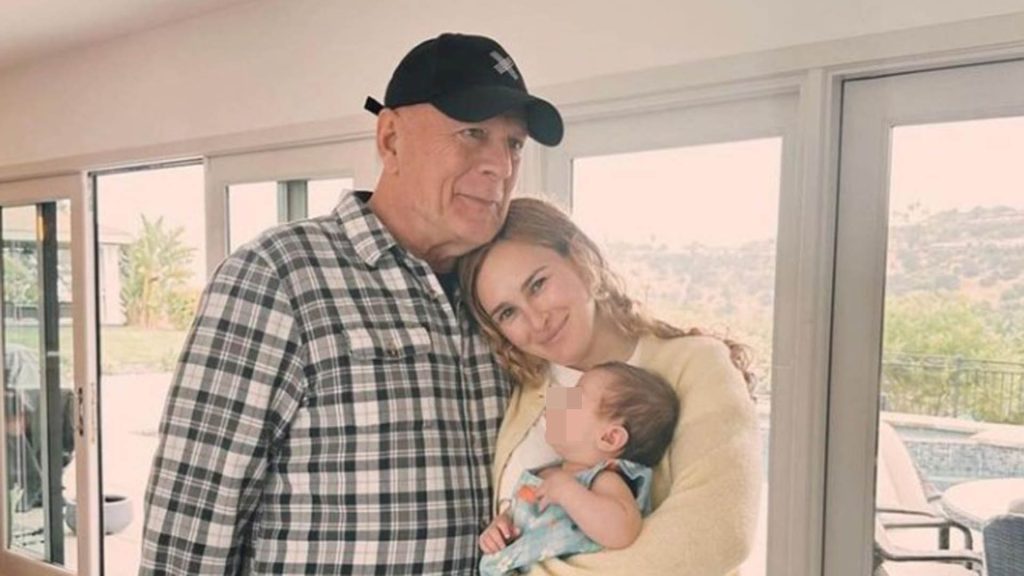 Bruce Willis con su hija y su nieto