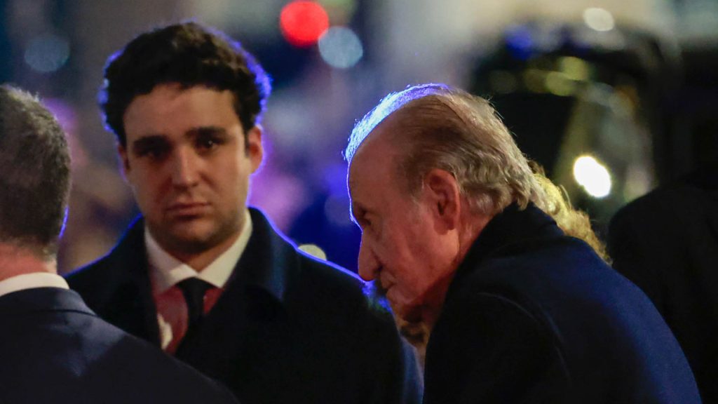 Froilán junto a su abuelo el Rey Juan Carlos en Grecia