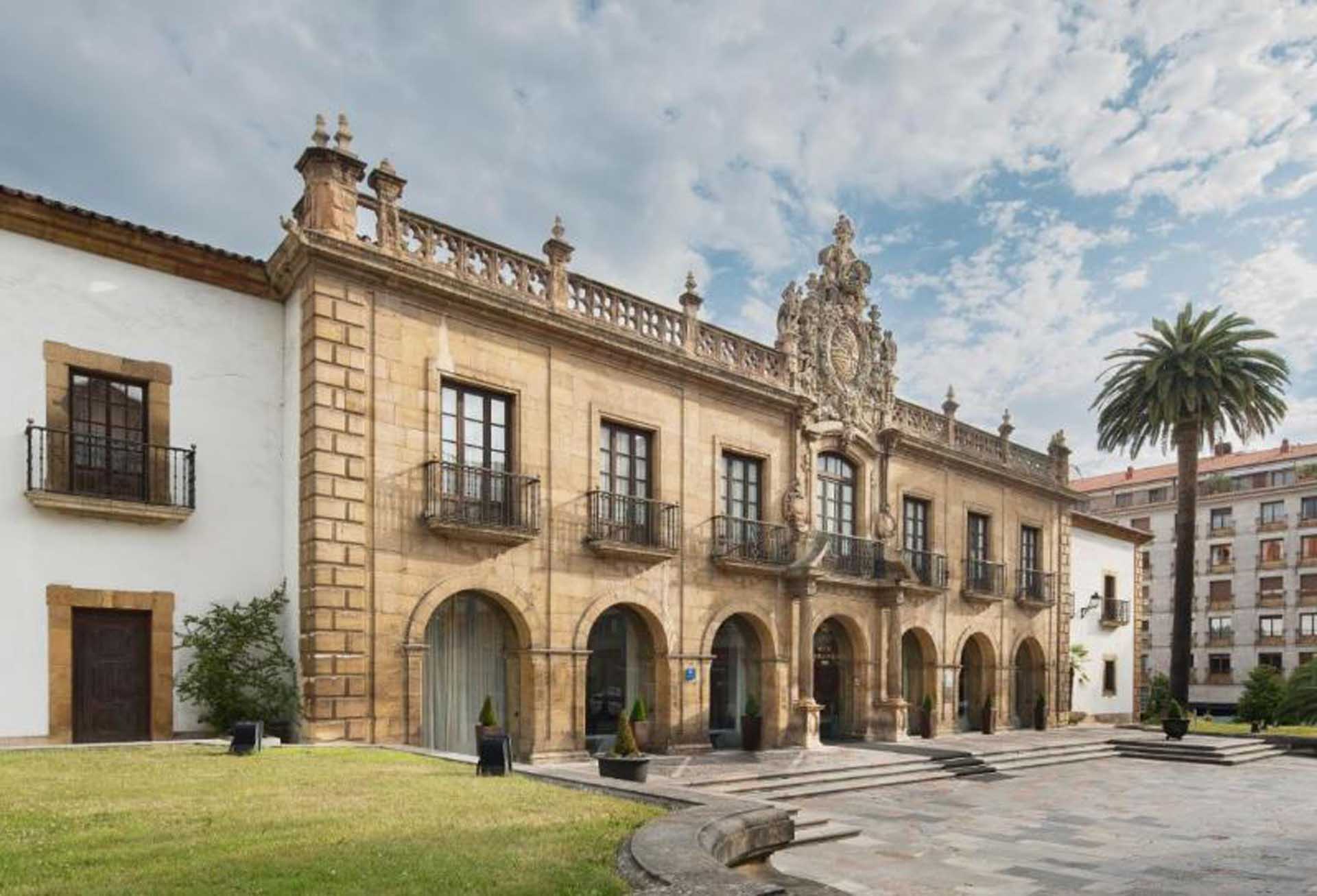 Fachada del Hotel de la Reconquista de Oviedo, donde se alojan los Reyes Felipe y Letizia