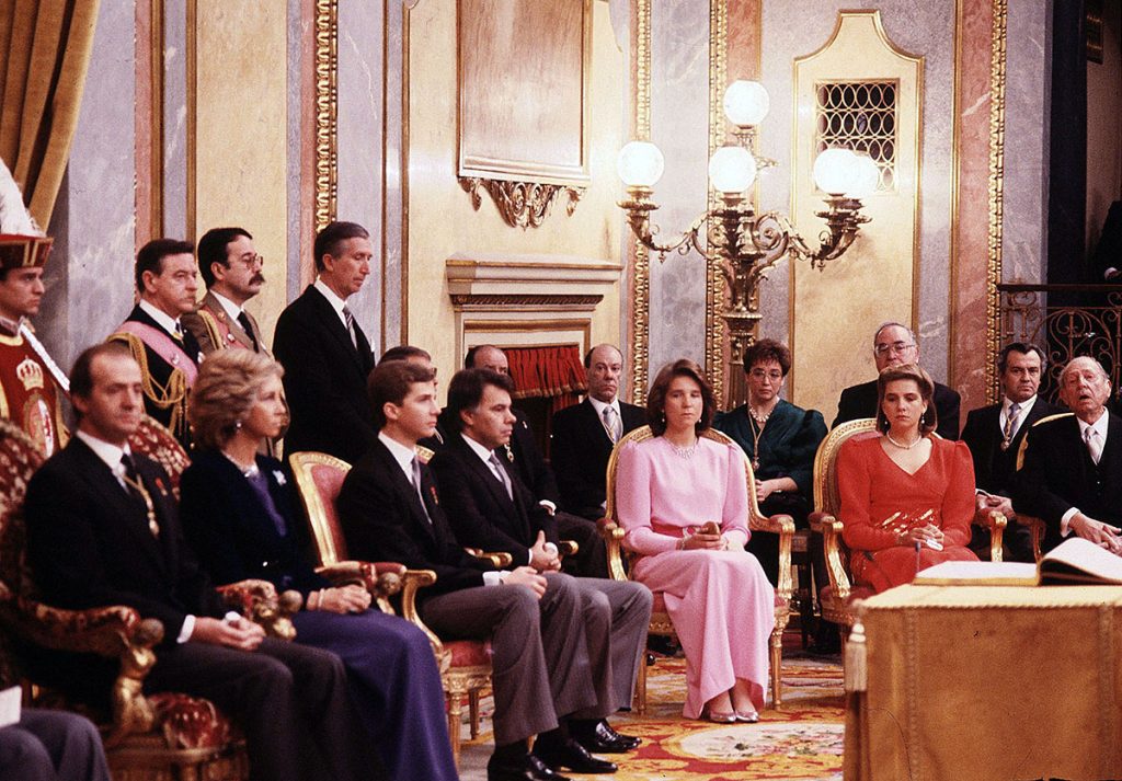 La tribuna del Congreso, con el Príncipe Felipe y resto de autoridades en su Jura de la Constitución