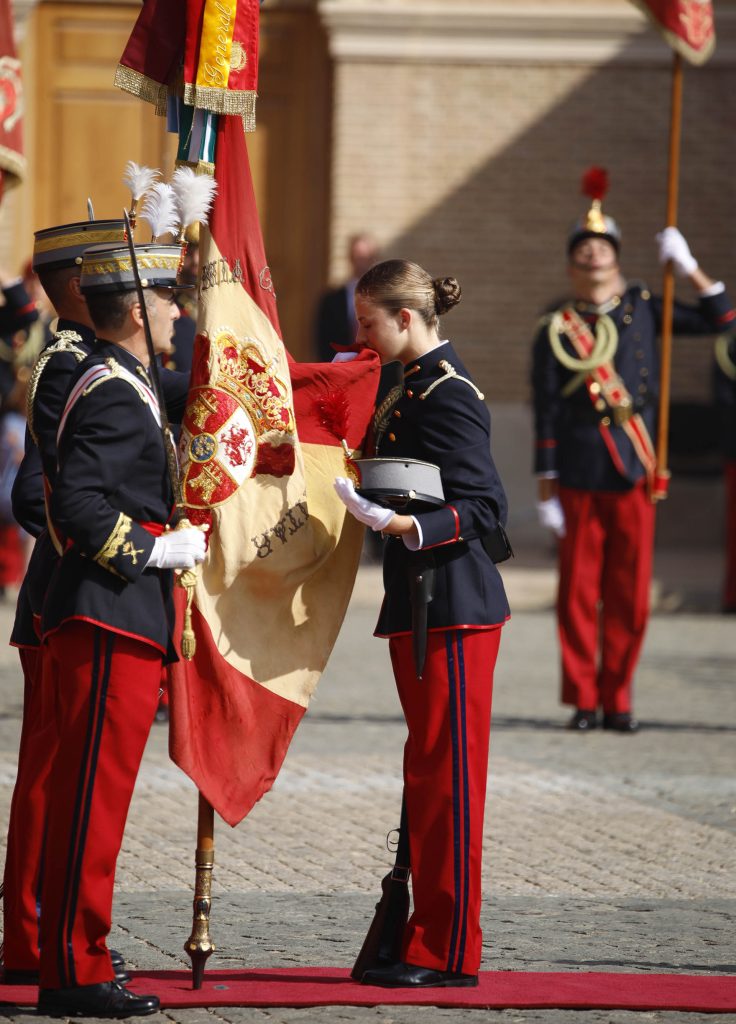 La Princesa Leonor en el patio de la Academia Militar de Zaragoza.