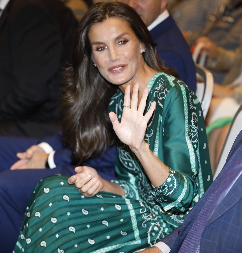 La Reina Letizia, saludando antes del comienzo del Día Mundial de la Salud Mental 2023