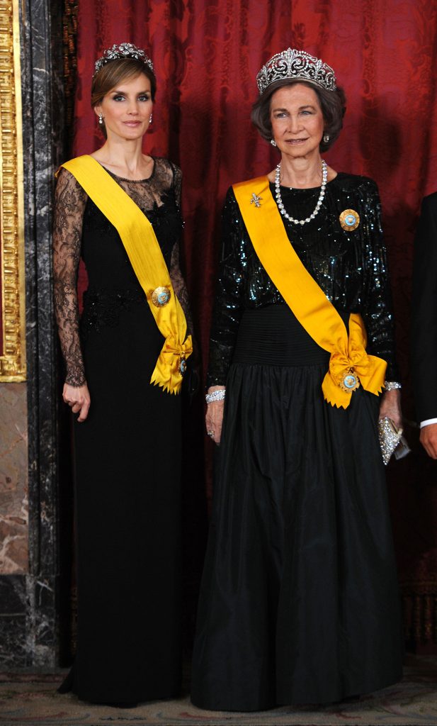 La Reina Letizia y su suegra, la Reina Sofía, tocadas con dos de las tiaras de la Casa Real 