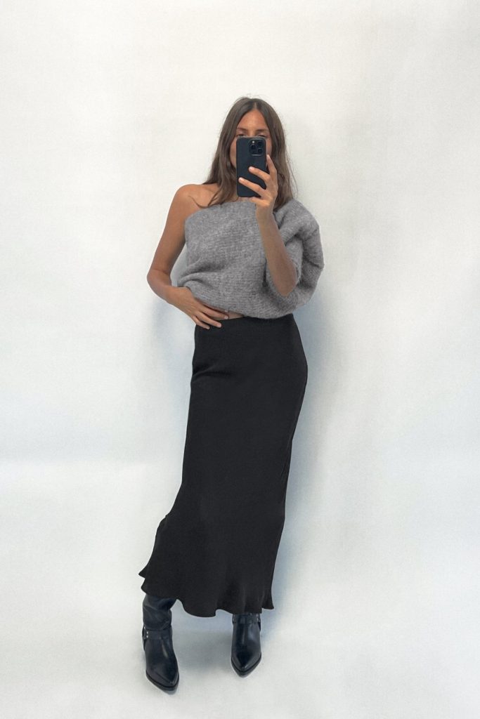Falda de Zara satinada en color negro 