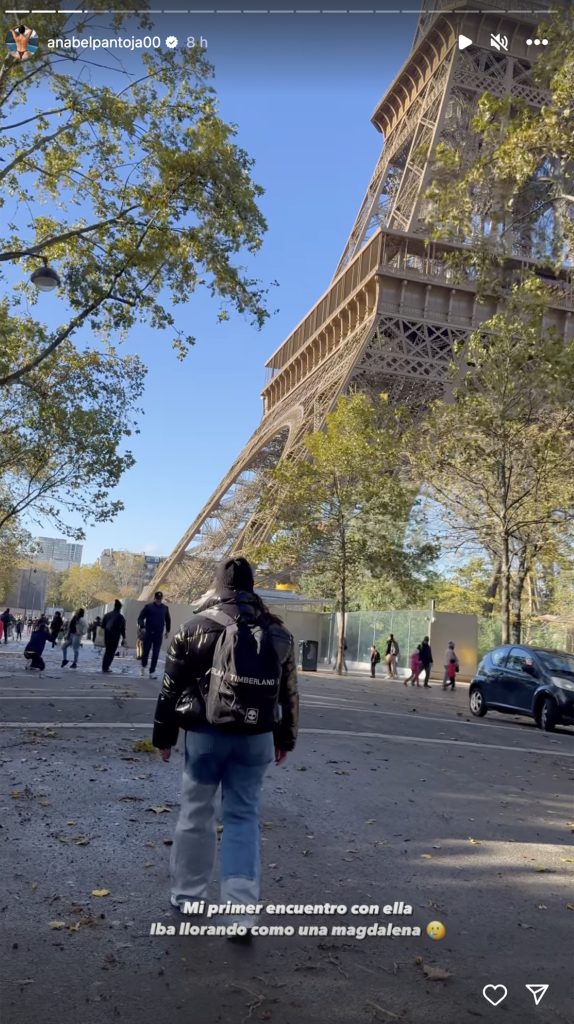 Anabel Pantoja en la Torre Eiffel de París.