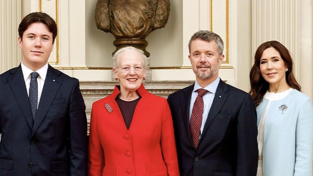 La Familia Real de Dinamarca planta cara a la polémica a golpe de posado