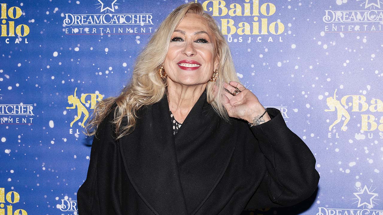 Rosa Benito acude al estreno del musical 'Bailo, bailo' en Madrid