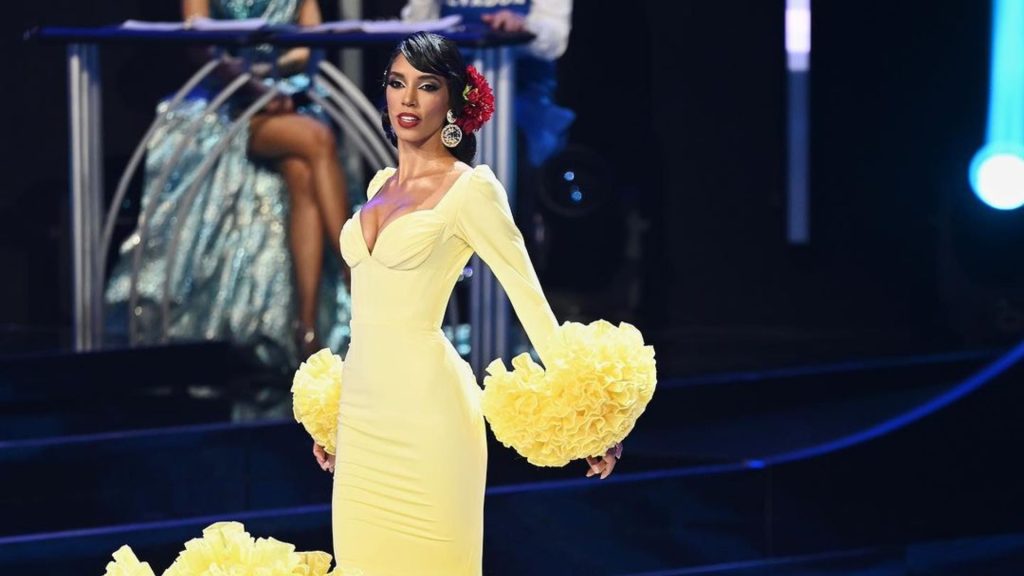 Athenea Pérez deslumbra a todos con su look flamenco en la gala previa a la final de Miss Universo 2023