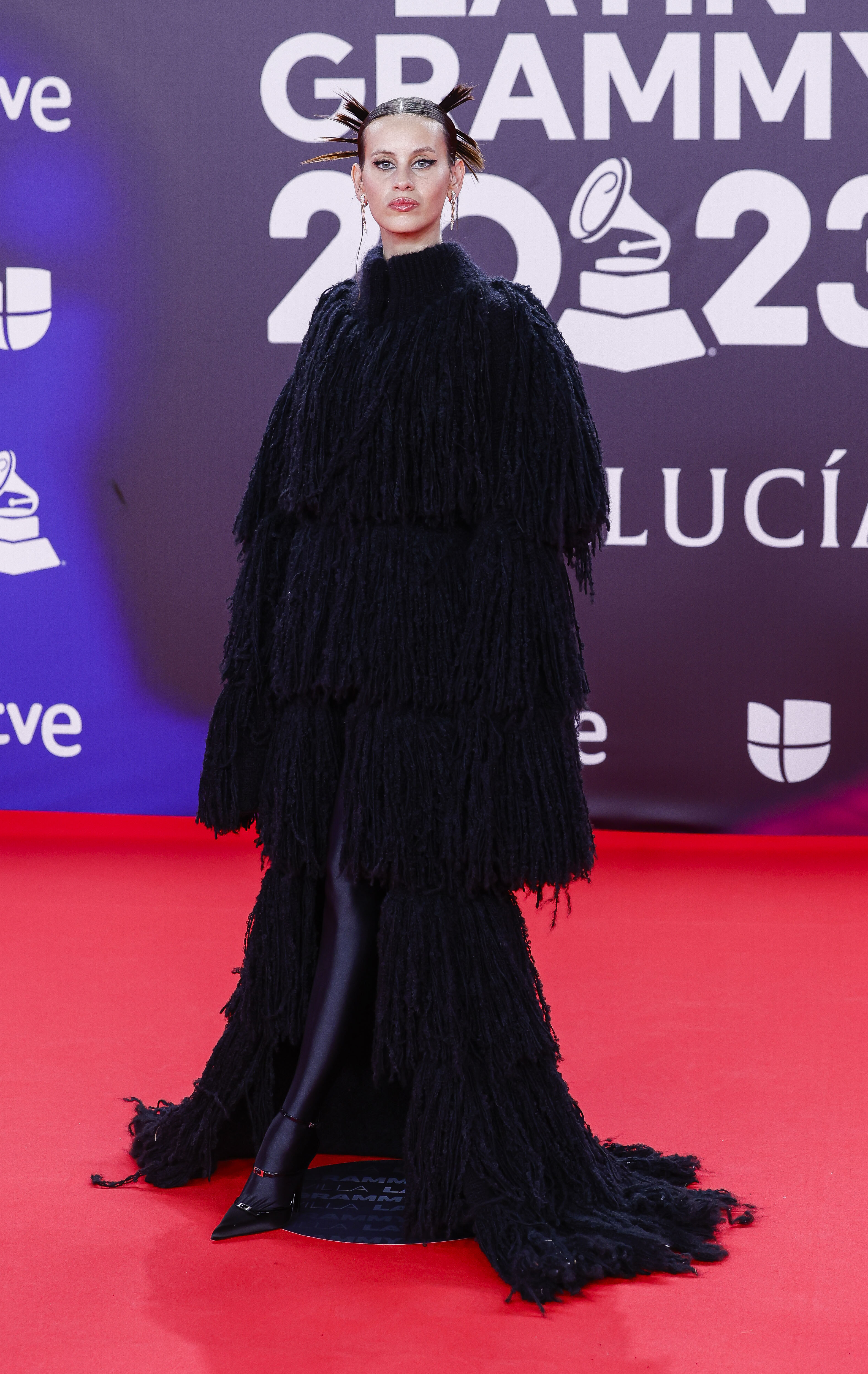 Milena Smit alfombra roja latín Grammy sevilla 2023