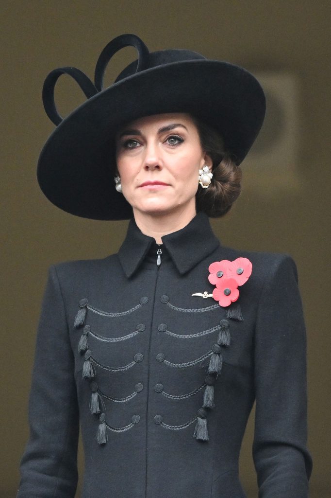 Kate Middleton, inusualmente seria durante el Día del Recuerdo