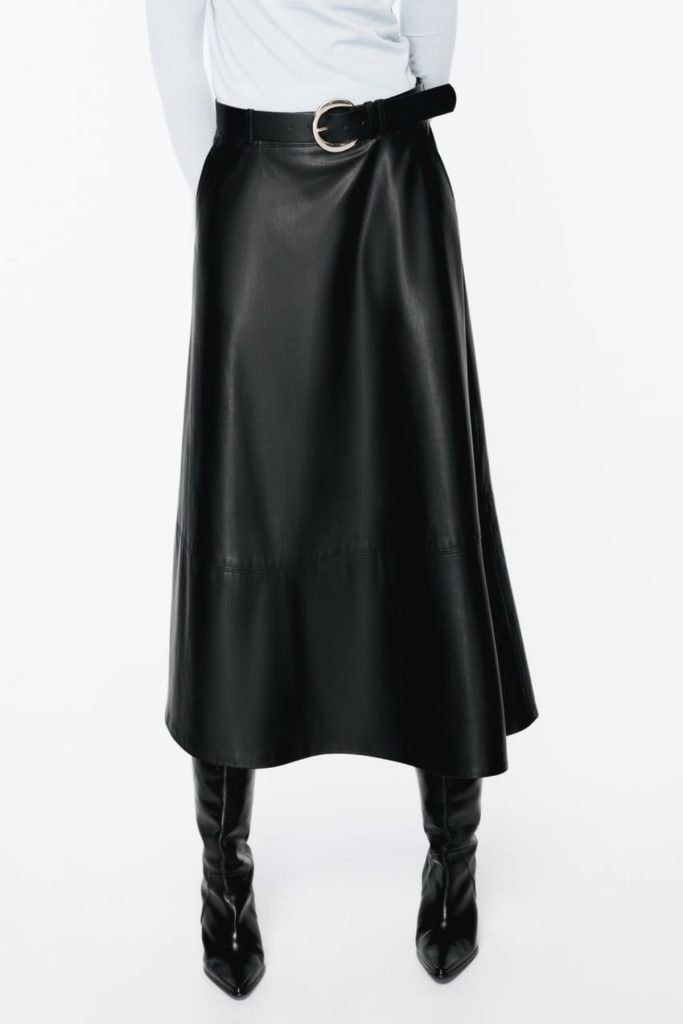 Falda capa de efecto piel de Zara