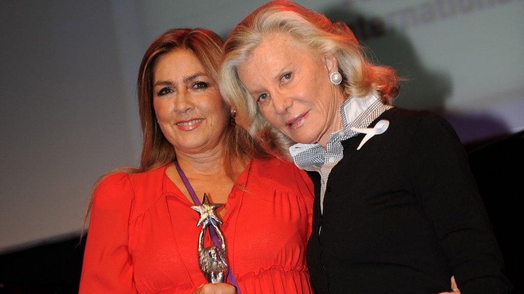 Marina Cicogna junto a Romina Power