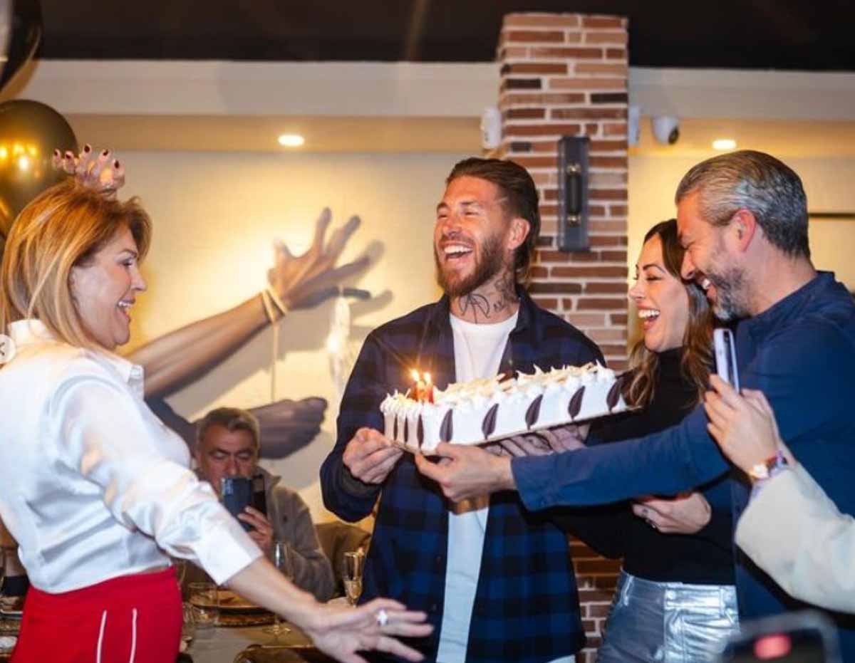 Sergio Ramos junto a su familia en un cumpleaños