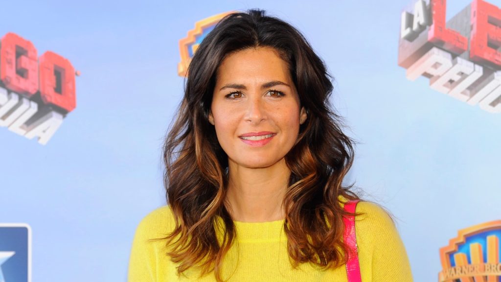 Nuria Roca está agotando el jersey 'vitamina' de Zara que rejuvenece después de cumplir los 40