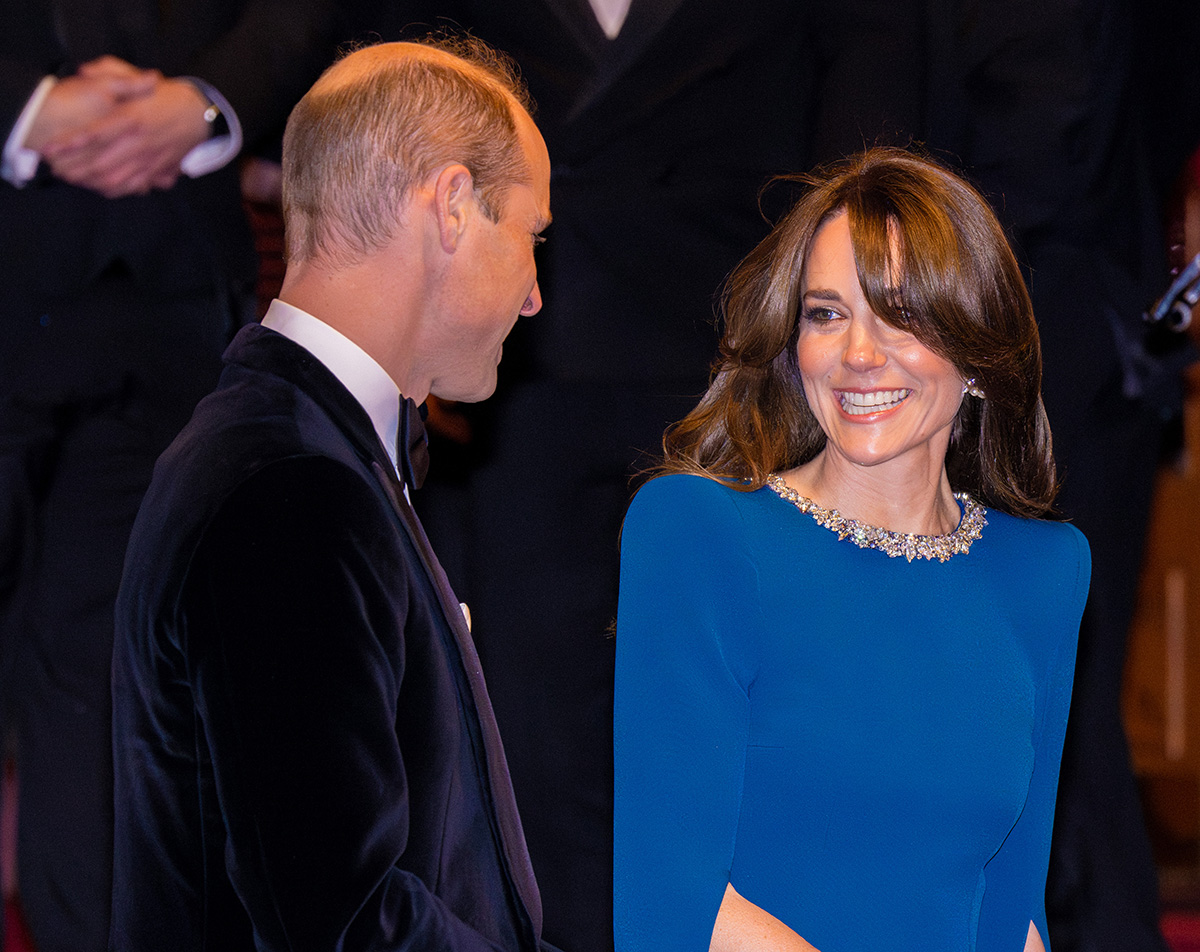 Kate Middleton y el príncipe Guillermo , sonrientes en la gala del Royal Albert Hall
