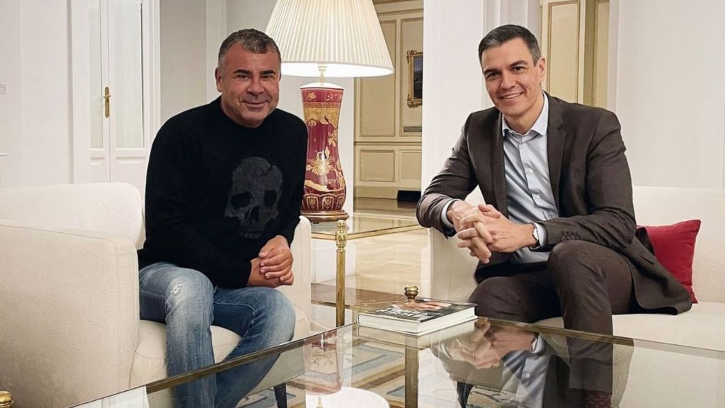 La foto de Jorge Javier Vázquez y Pedro Sánchez que desata todo tipo de críticas