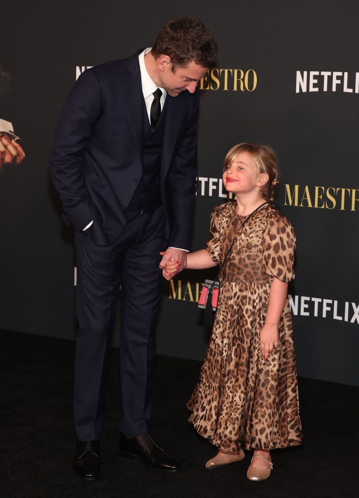 La preciosa hija de Bradley Cooper e Irina Shayk conquista a todos con solo seis años