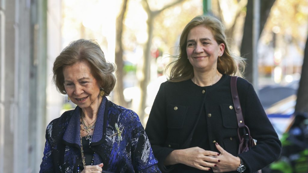 La Infanta Cristina esconde su mano izquierda: la misteriosa razón