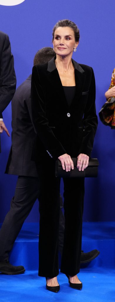 La Reina Letizia, con esmoquin negro en el Auditorio Nacional