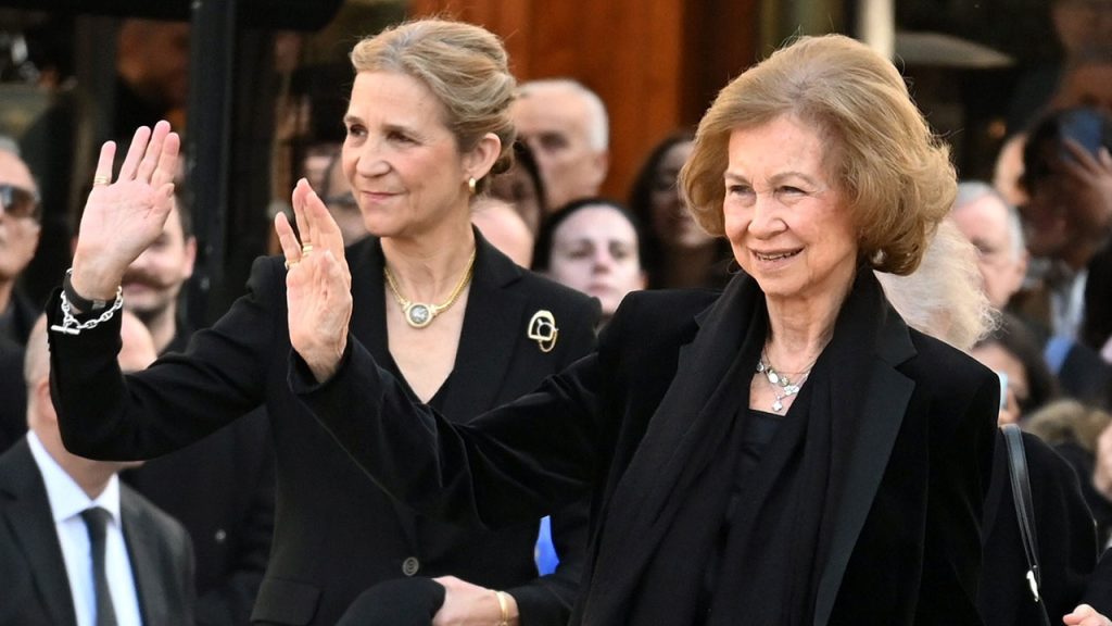 La Reina Sofía prepara un fiestón de cumpleaños a la Infanta Elena por su 60 cumpleaños