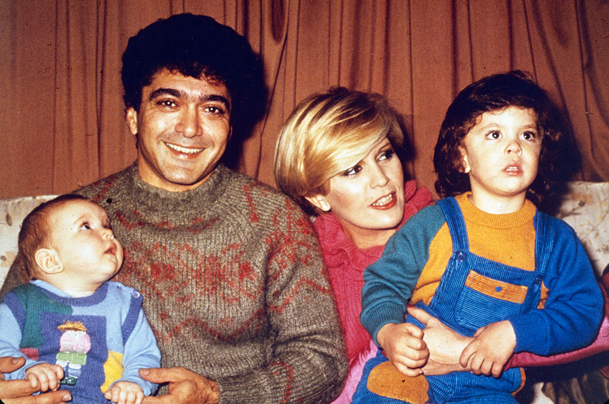 Bárbara Rey y sus hijos en 1984