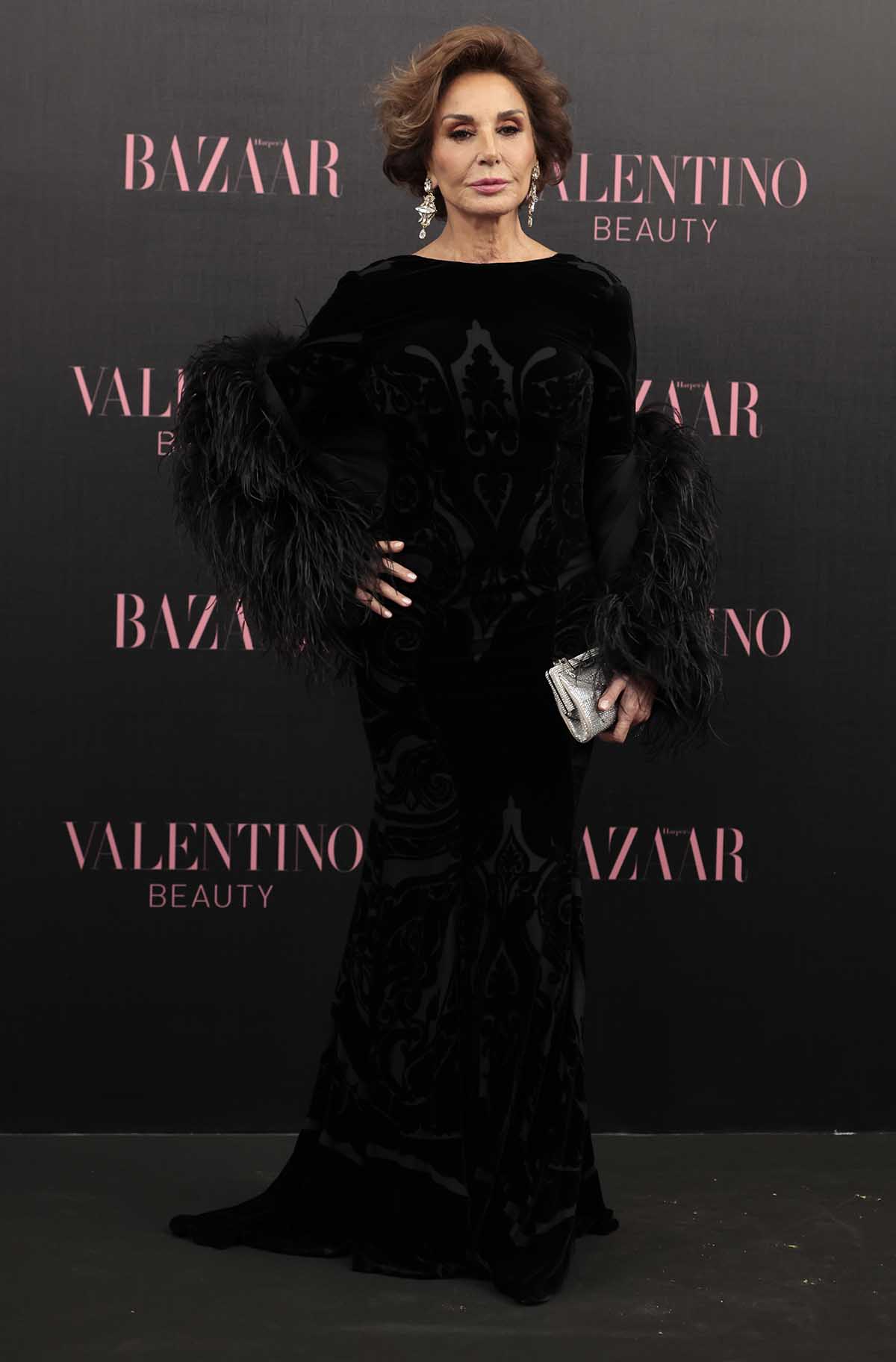 Naty Abascal con un espectacular vestido negro durante un evento celebrado en Madrid