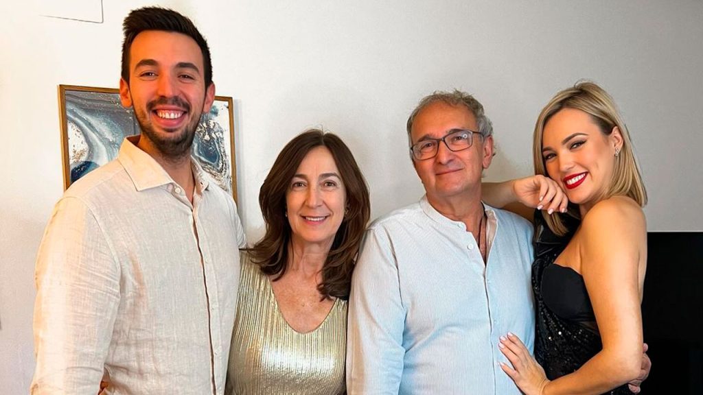 Marta Riesco reúne a sus padres en Nochebuena 33 años después de separarse