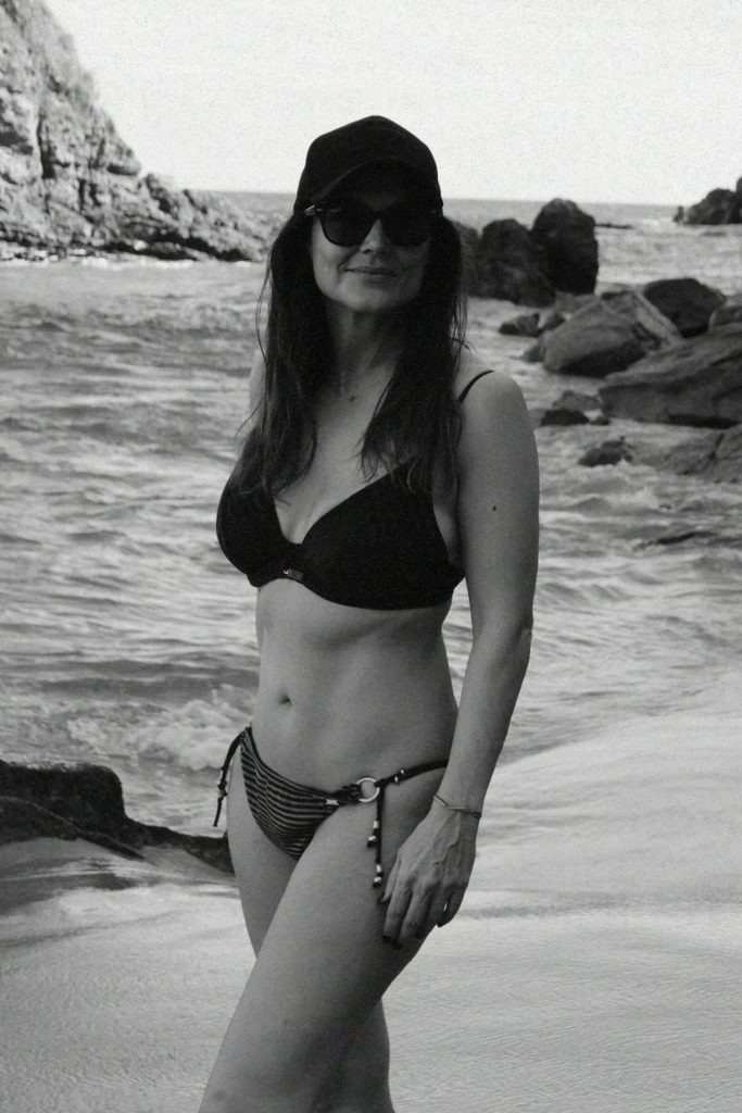 Mónica Carrillo se despide de 2023 con un espectacular posado en bikini