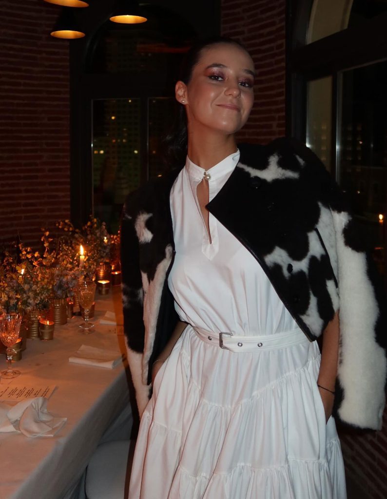 Victoria Federica con chaqueta estampado animal print