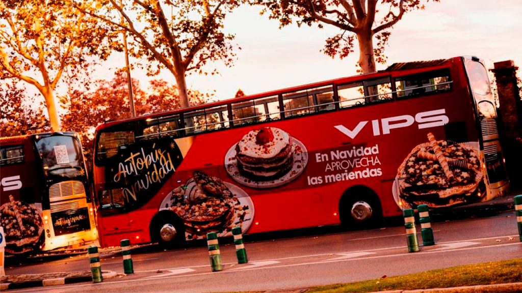 VIPS presenta 'Meriendas on tour', el plan navideño perfecto con recorrido de luces por Madrid y merienda con tortitas