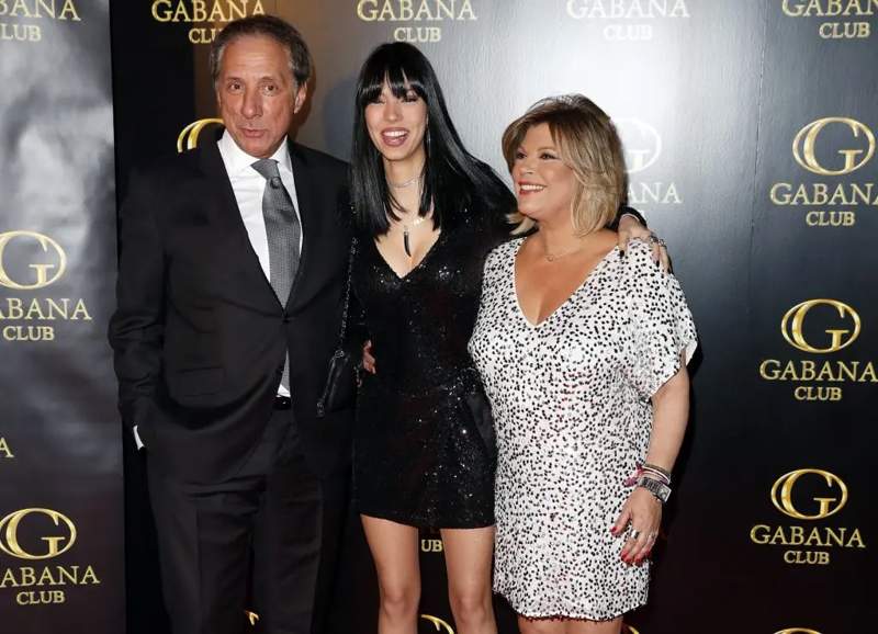 Alejandra Rubio con sus padres, la periodista Terelu Campos y Alejandro Rubio