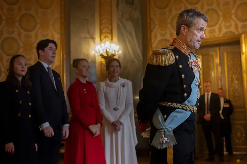 El rey Federico de Dinamarca deja el trono en manos de su hijo Christian