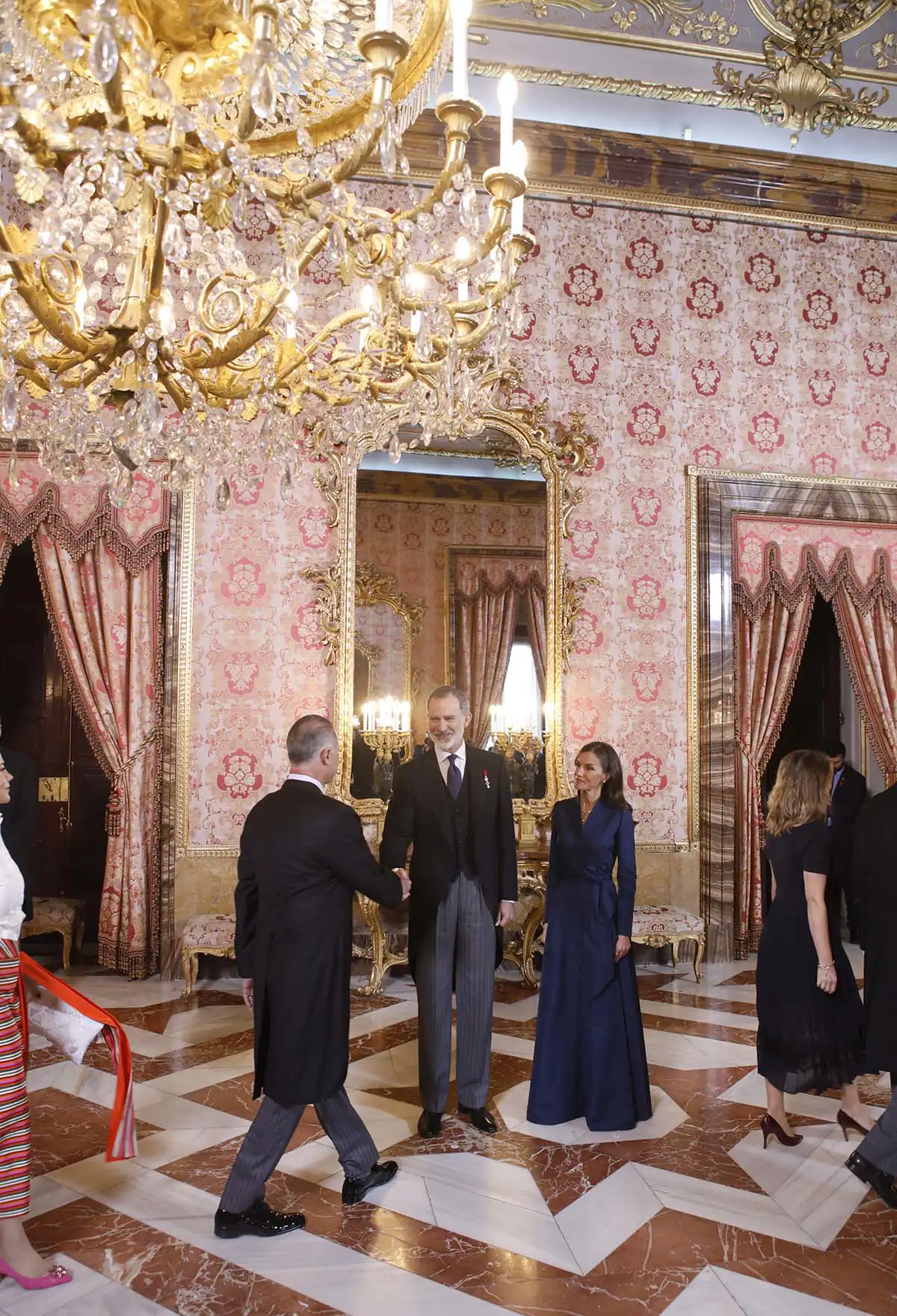 Los Reyes, anfitriones en el Palacio Real