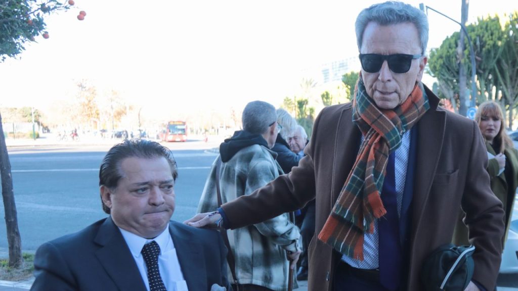 Ortega Cano da el último adiós a Arévalo en su funeral: "Era una persona que no es fácil encontrar"