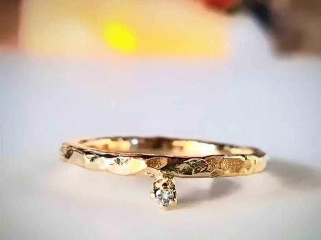 El anillo que ha comprado Genoveva Casanova a su hija Amina